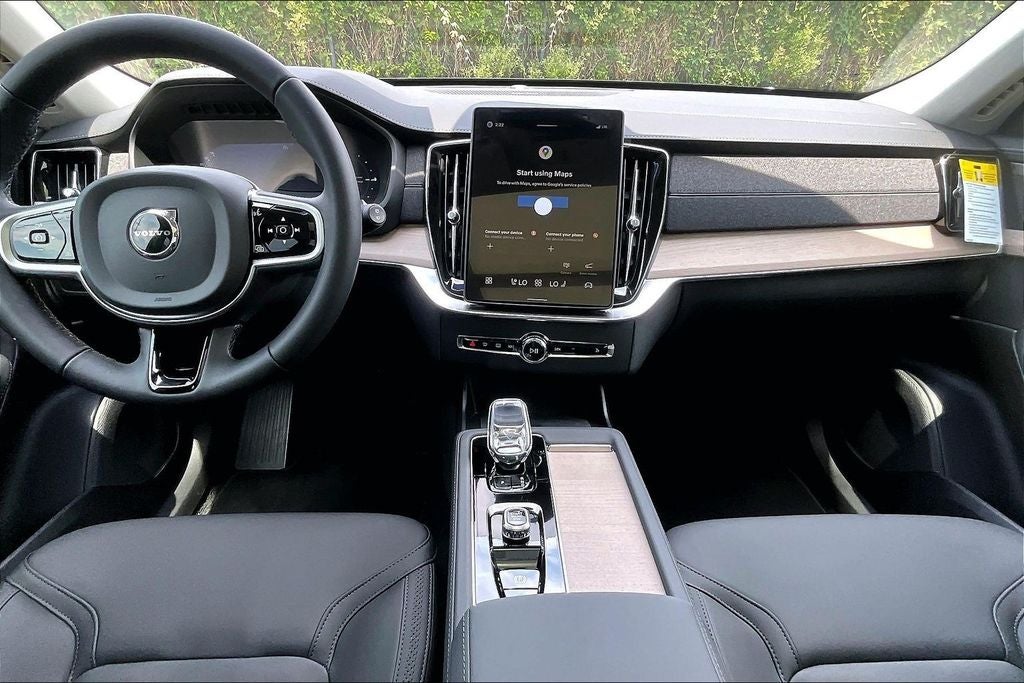 2026 Volvo XC90 Plug-In Hybrid T8 Plus 6 Passenger