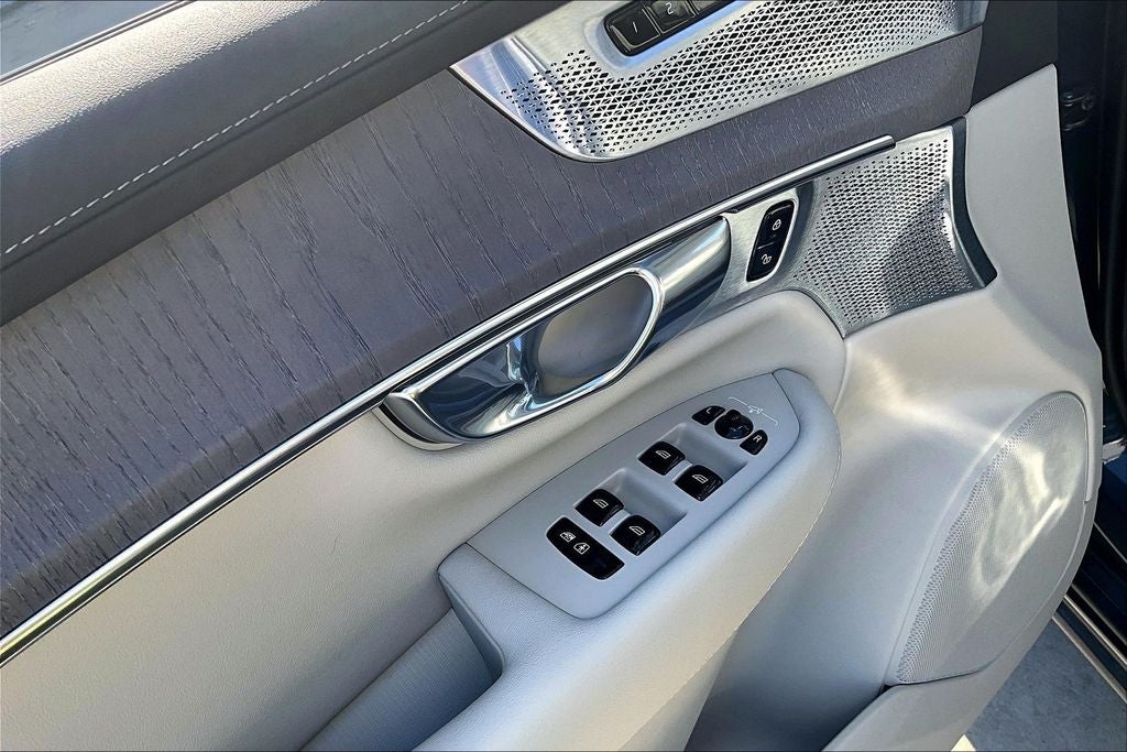 2026 Volvo XC90 Plug-In Hybrid T8 Ultra 6 Passenger
