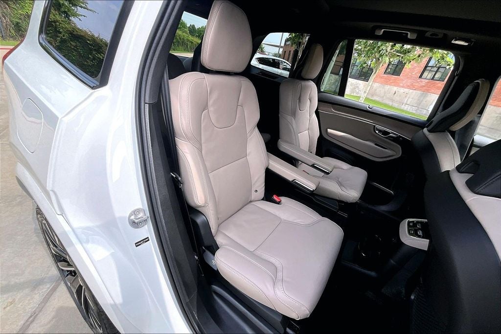 2026 Volvo XC90 Plug-In Hybrid T8 Ultra