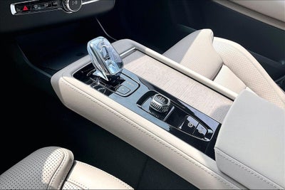 2026 Volvo XC90 Plug-In Hybrid T8 Ultra