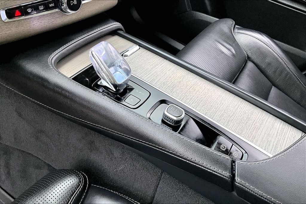 2024 Volvo XC90 Recharge Plug-In Hybrid Ultimate
