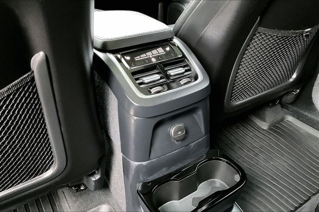 2024 Volvo XC90 Recharge Plug-In Hybrid Ultimate