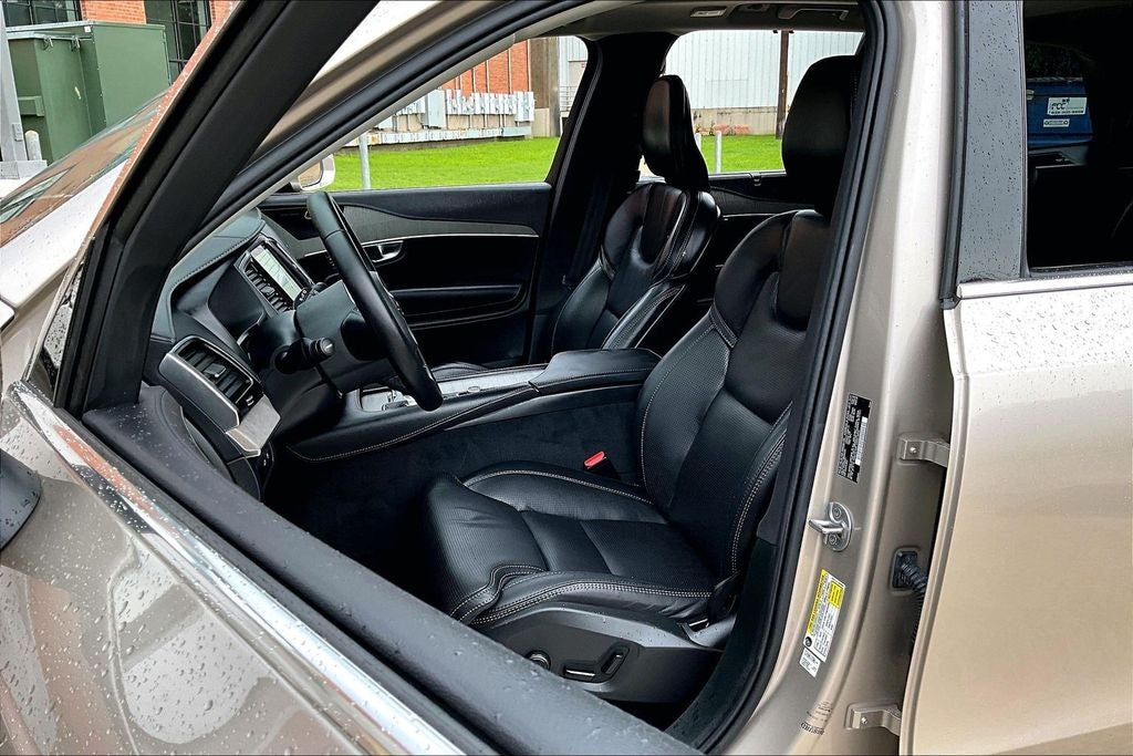 2024 Volvo XC90 Recharge Plug-In Hybrid Ultimate