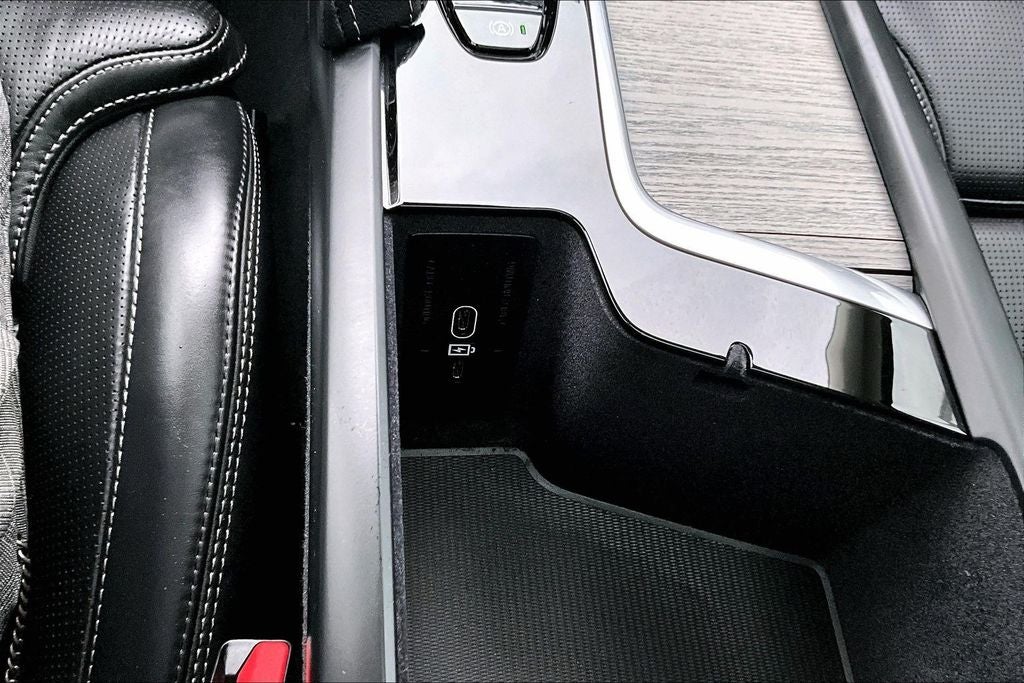 2024 Volvo XC90 Recharge Plug-In Hybrid Ultimate