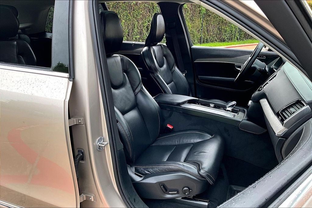 2024 Volvo XC90 Recharge Plug-In Hybrid Ultimate