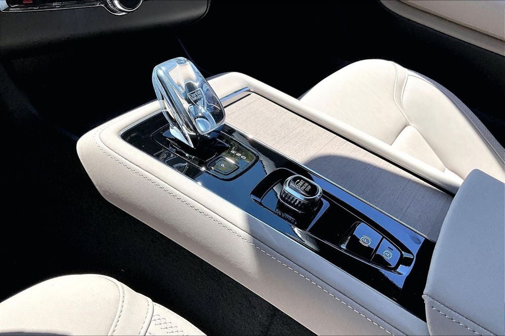 2026 Volvo XC90 Plug-In Hybrid T8 Plus 7 Passenger