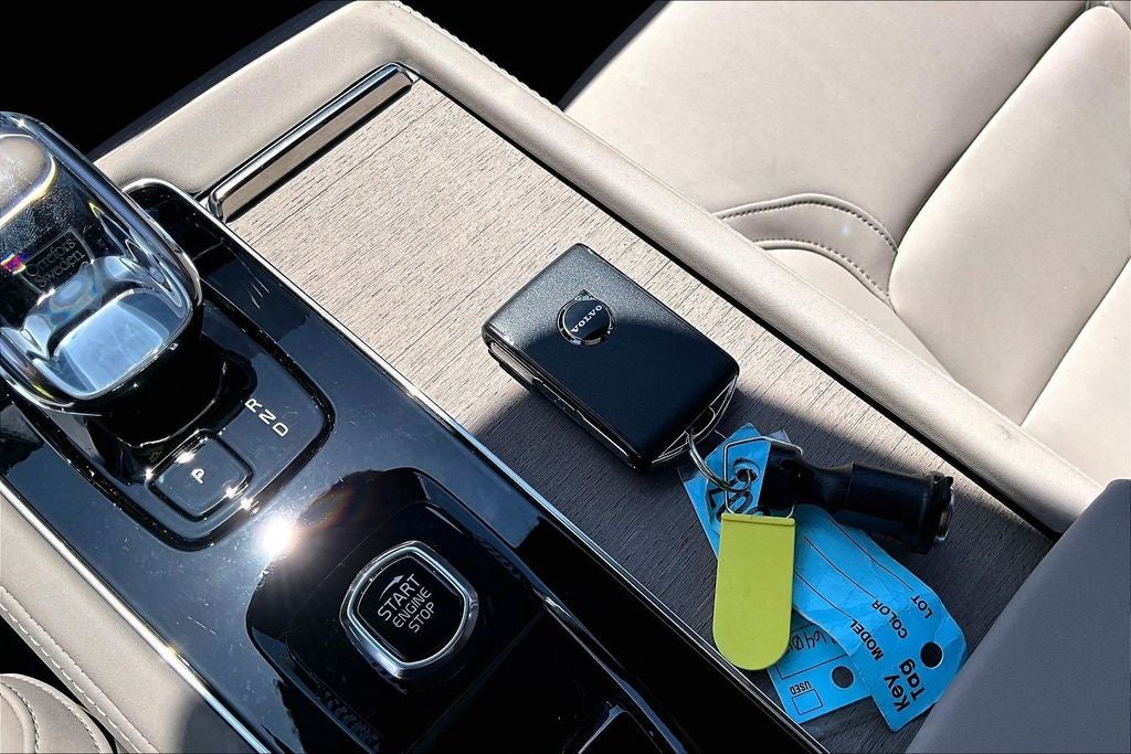 2026 Volvo XC90 Plug-In Hybrid T8 Plus 7 Passenger