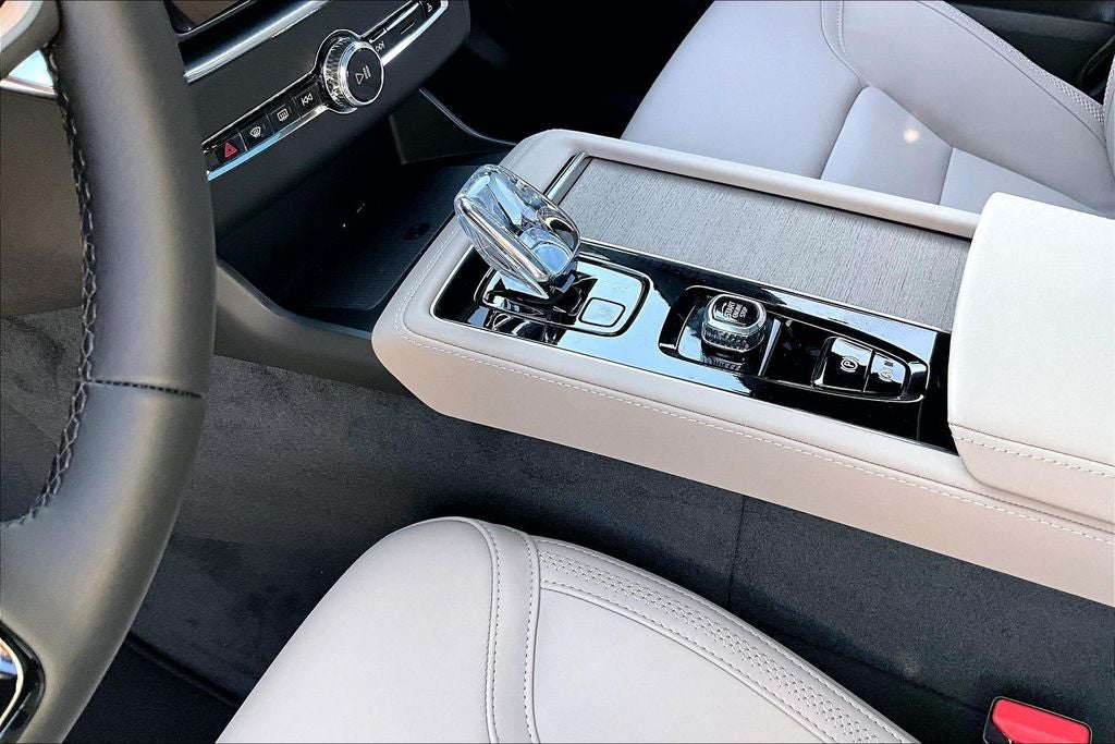 2026 Volvo XC90 Plug-In Hybrid T8 Plus 7 Passenger