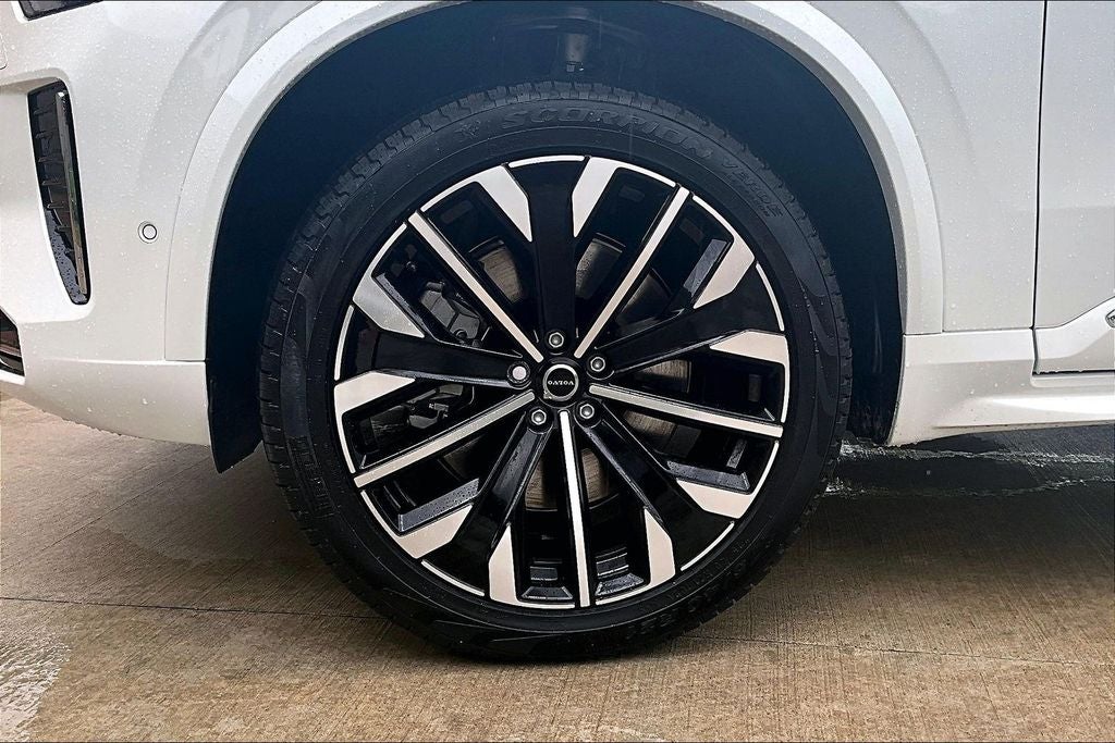 2026 Volvo XC90 Plug-In Hybrid T8 Plus 7 Passenger