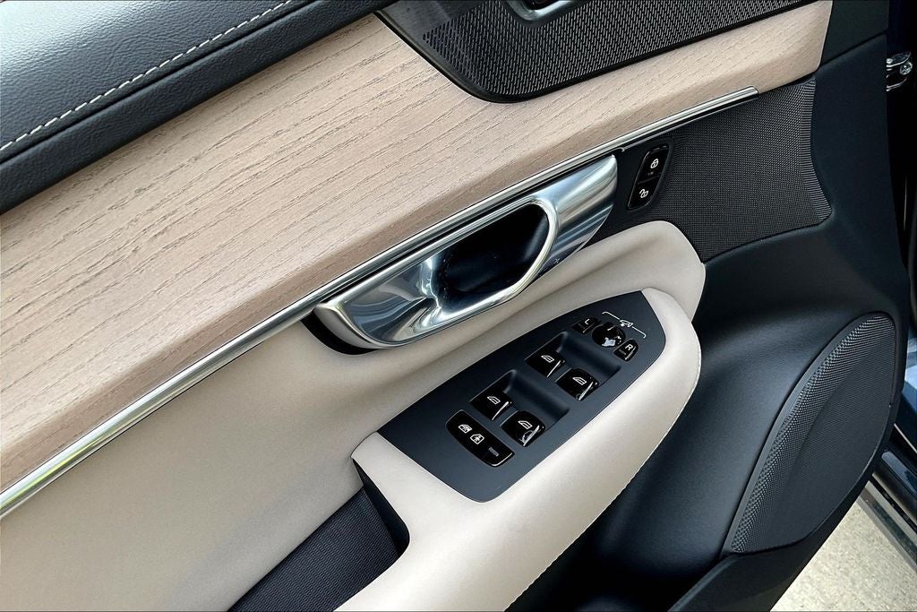 2026 Volvo XC90 Plug-In Hybrid T8 Plus 7 Passenger