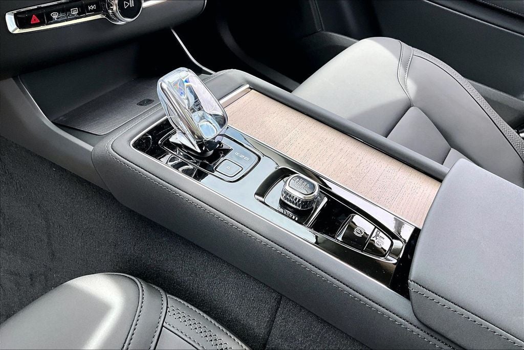 2026 Volvo XC90 Plug-In Hybrid T8 Plus 7 Passenger