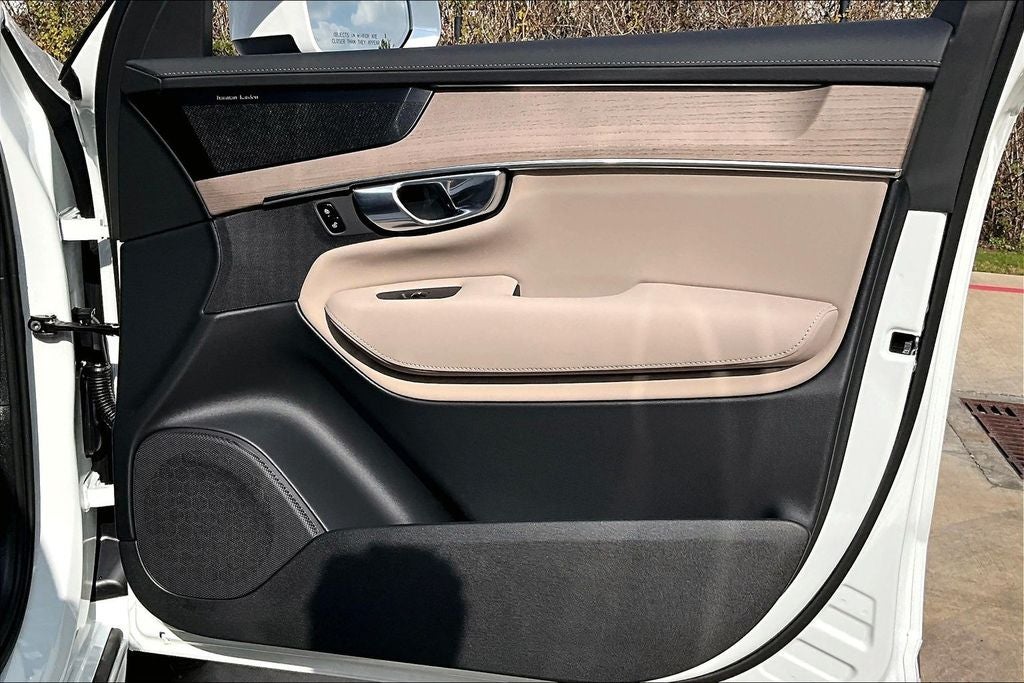 2026 Volvo XC90 Plug-In Hybrid T8 Plus 7 Passenger