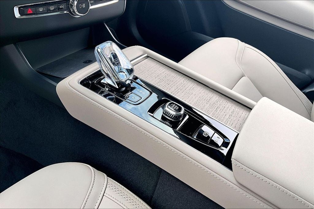 2026 Volvo XC90 Plug-In Hybrid T8 Plus 7 Passenger