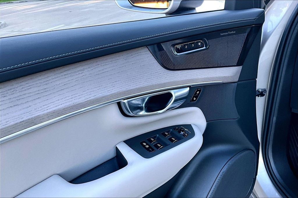 2026 Volvo XC90 Plug-In Hybrid T8 Plus 7 Passenger