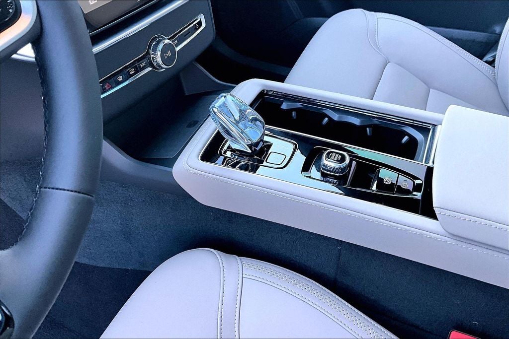 2026 Volvo XC90 Plug-In Hybrid T8 Plus 7 Passenger