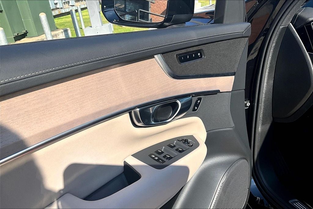 2026 Volvo XC90 Plug-In Hybrid T8 Plus 7 Passenger