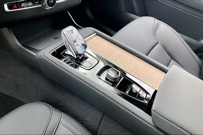 2026 Volvo XC90 Plug-In Hybrid T8 Plus 7 Passenger