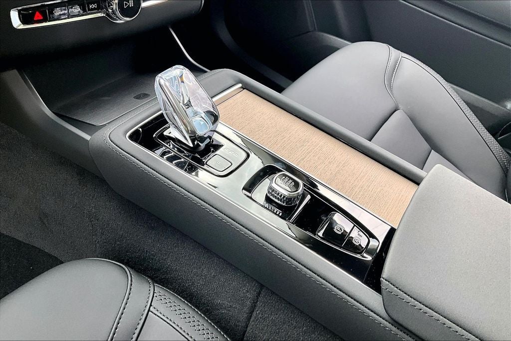 2026 Volvo XC90 Plug-In Hybrid T8 Plus 7 Passenger