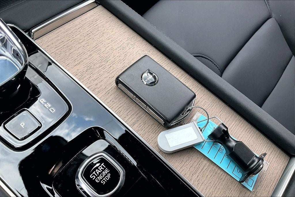 2026 Volvo XC90 Plug-In Hybrid T8 Plus 7 Passenger