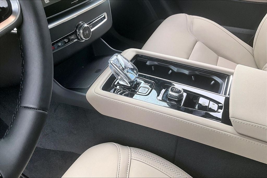 2026 Volvo XC90 Plug-In Hybrid T8 Plus 7 Passenger