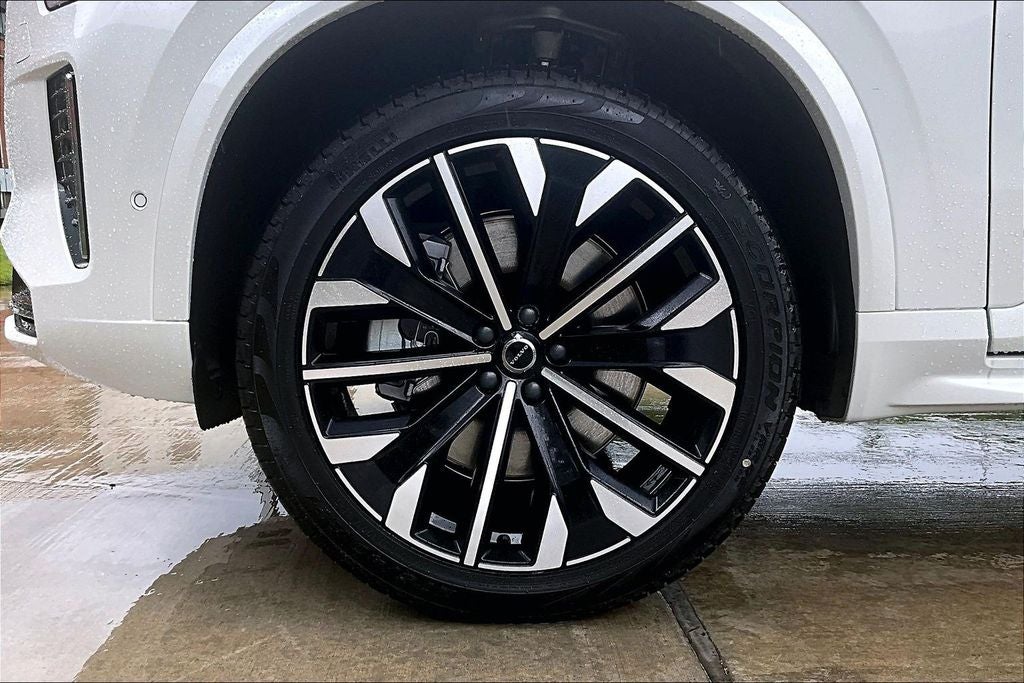2026 Volvo XC90 Plug-In Hybrid T8 Plus 7 Passenger