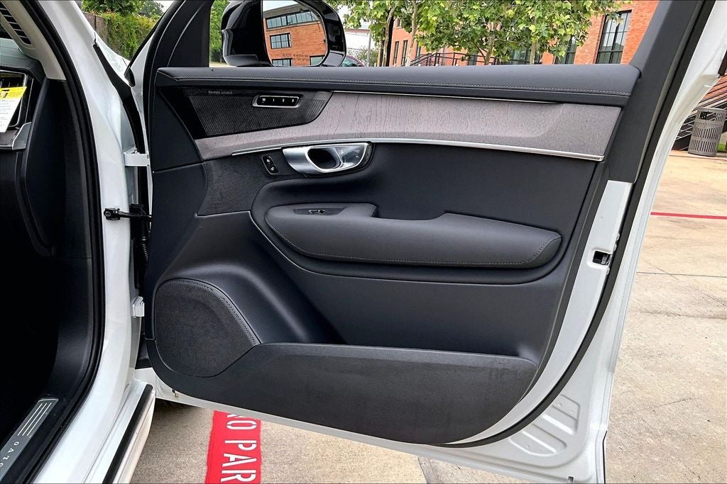 2026 Volvo XC90 Plug-In Hybrid T8 Ultra