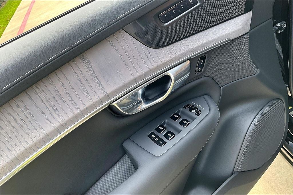 2026 Volvo XC90 Plug-In Hybrid T8 Ultra