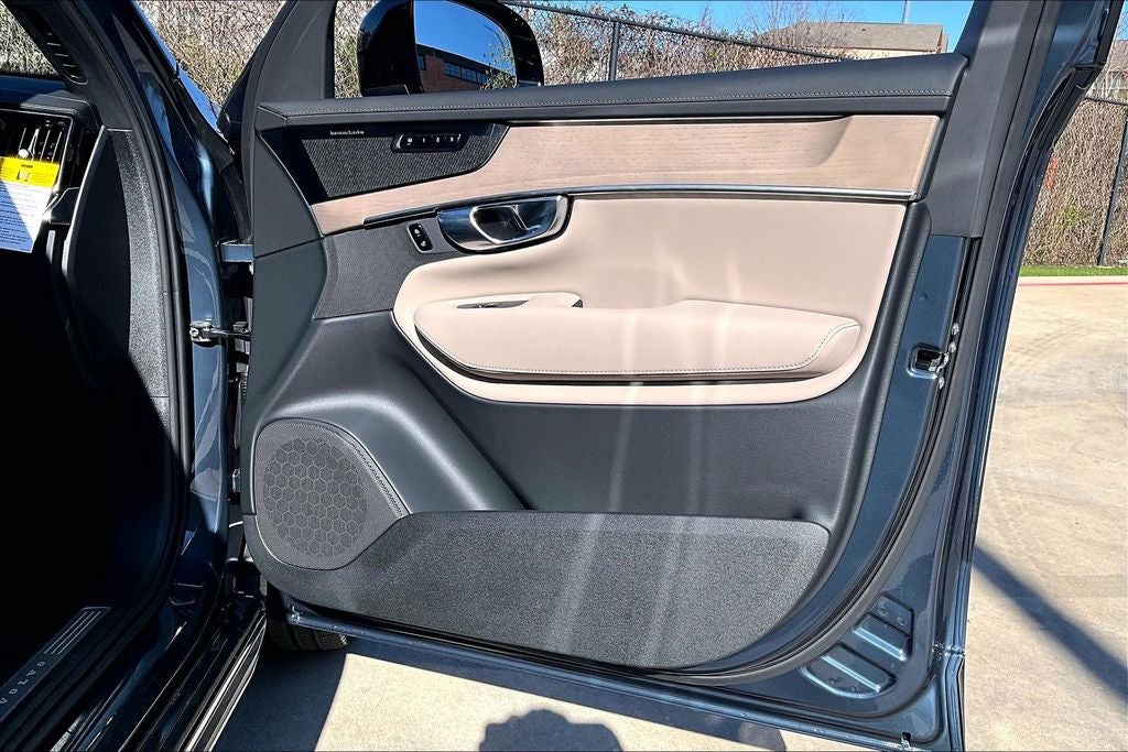 2026 Volvo XC90 Plug-In Hybrid T8 Ultra