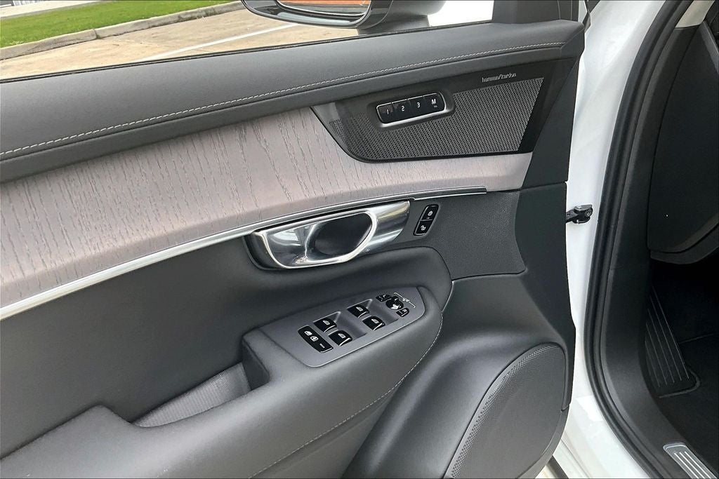 2026 Volvo XC90 Plug-In Hybrid T8 Ultra