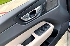 2026 Volvo XC60 Plug-In Hybrid T8 Plus