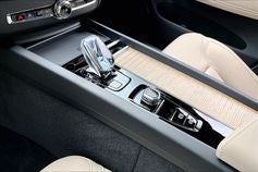 2026 Volvo XC60 Plug-In Hybrid T8 Plus