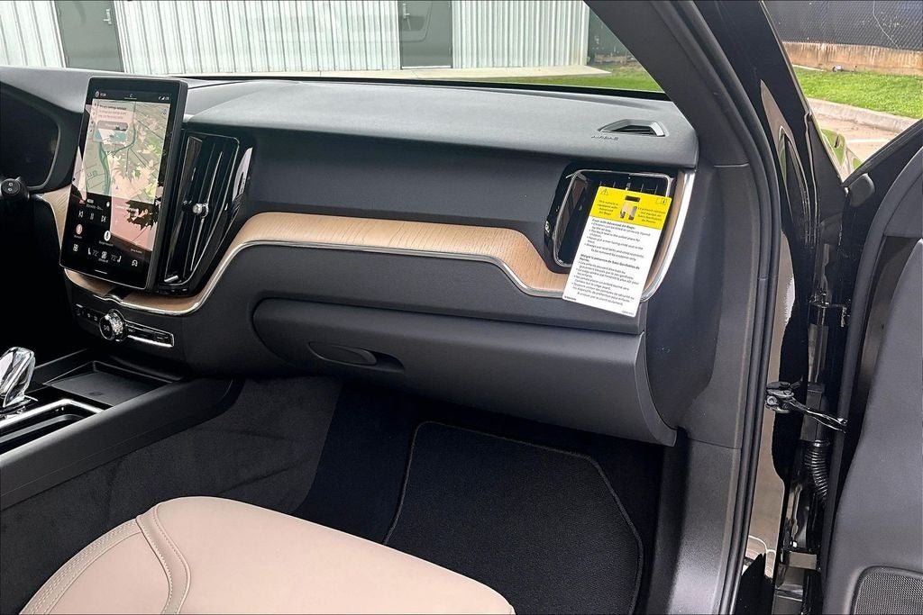 2026 Volvo XC60 Plug-In Hybrid T8 Plus