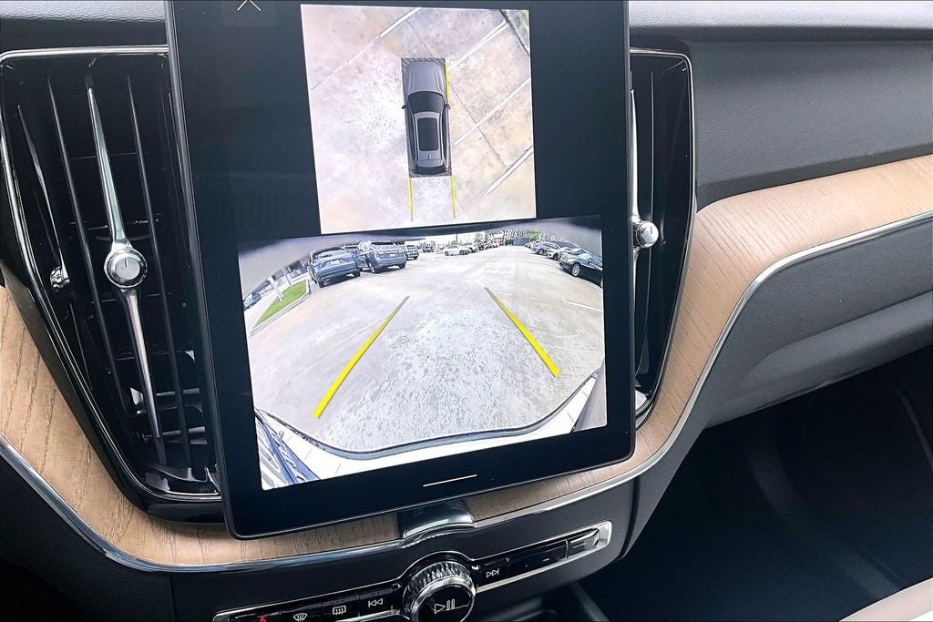 2026 Volvo XC60 Plug-In Hybrid T8 Plus