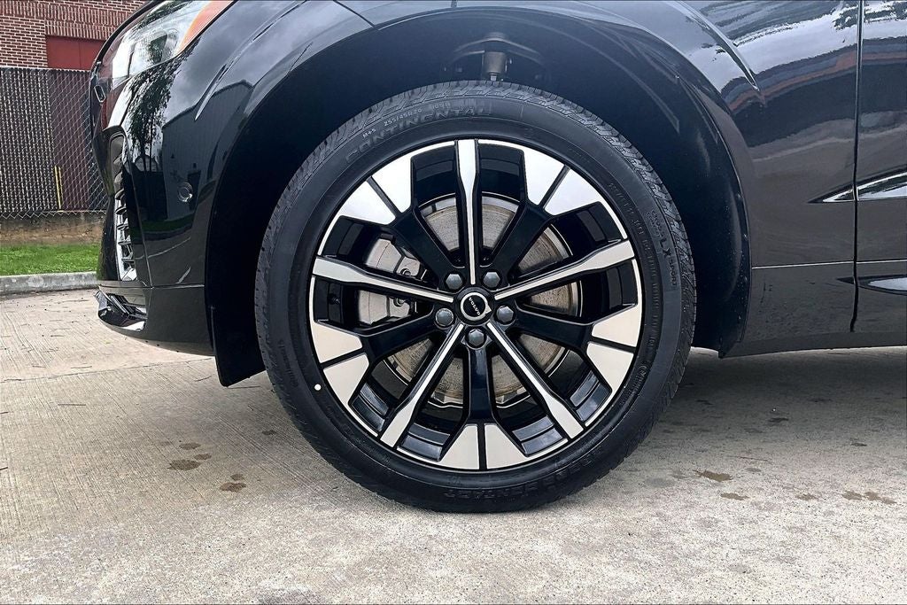 2026 Volvo XC60 Plug-In Hybrid T8 Plus