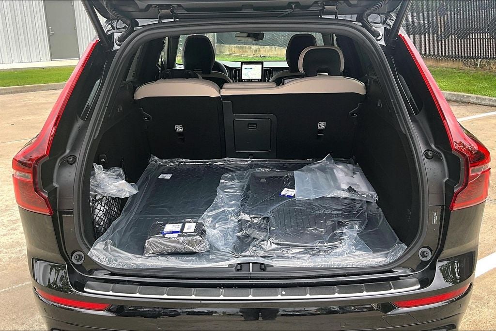 2026 Volvo XC60 Plug-In Hybrid T8 Plus