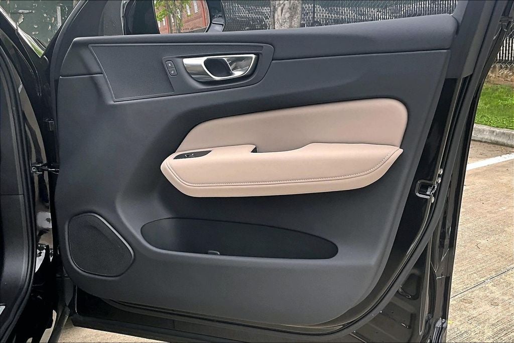 2026 Volvo XC60 Plug-In Hybrid T8 Plus