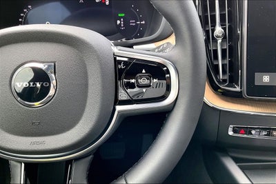 2026 Volvo XC60 Plug-In Hybrid T8 Plus