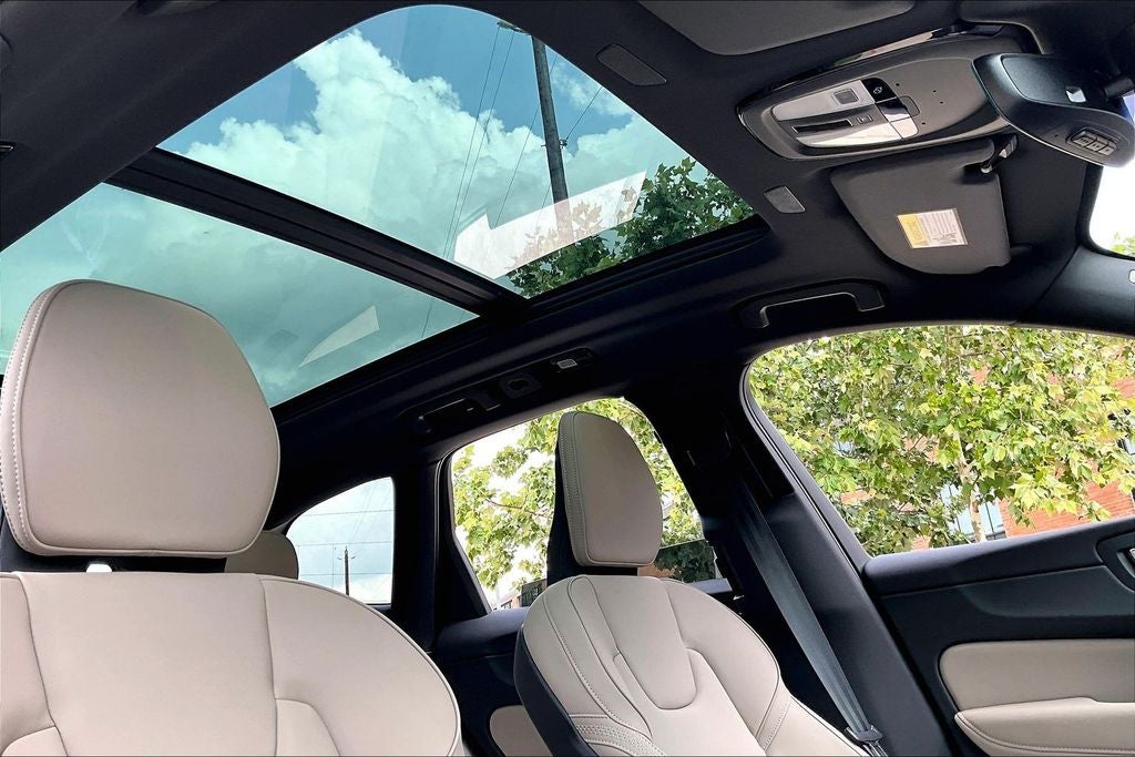 2026 Volvo XC60 Plug-In Hybrid T8 Plus