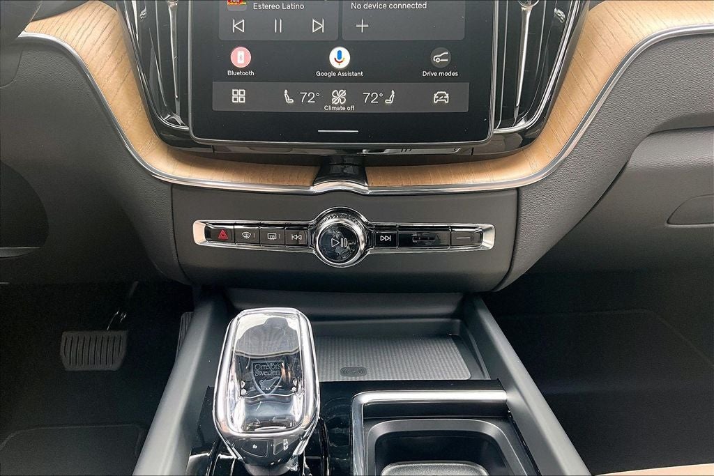 2026 Volvo XC60 Plug-In Hybrid T8 Plus