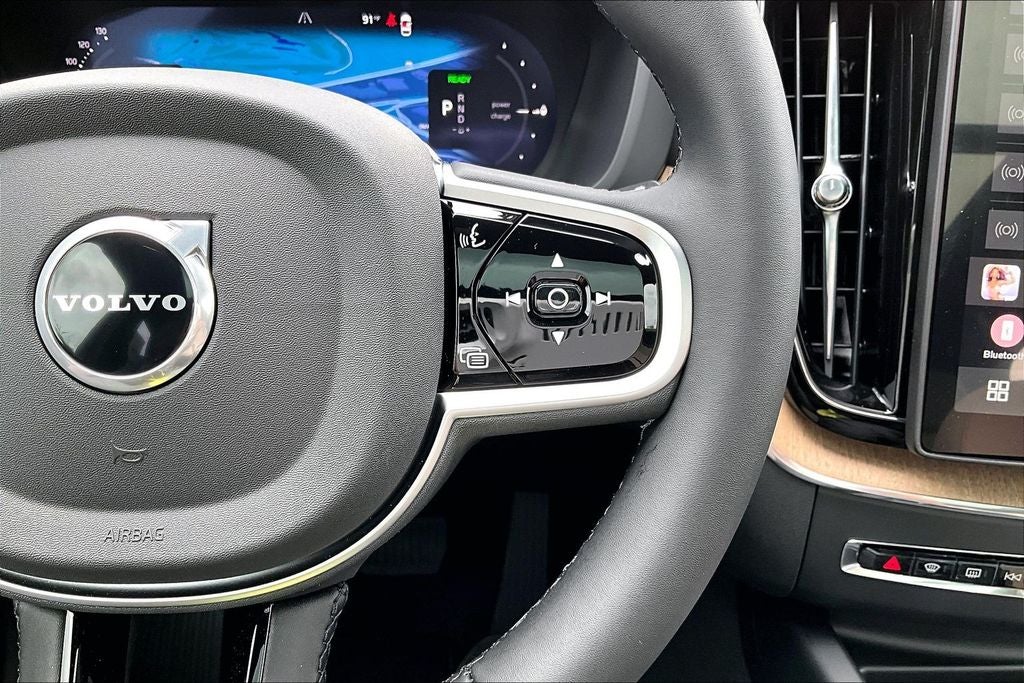 2026 Volvo XC60 Plug-In Hybrid T8 Plus