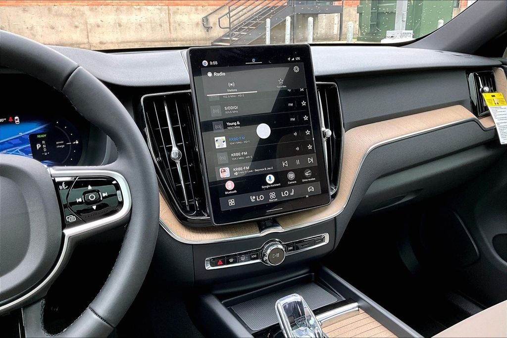 2026 Volvo XC60 Plug-In Hybrid T8 Plus