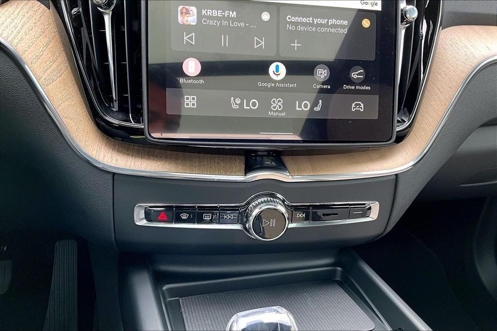 2026 Volvo XC60 Plug-In Hybrid T8 Plus