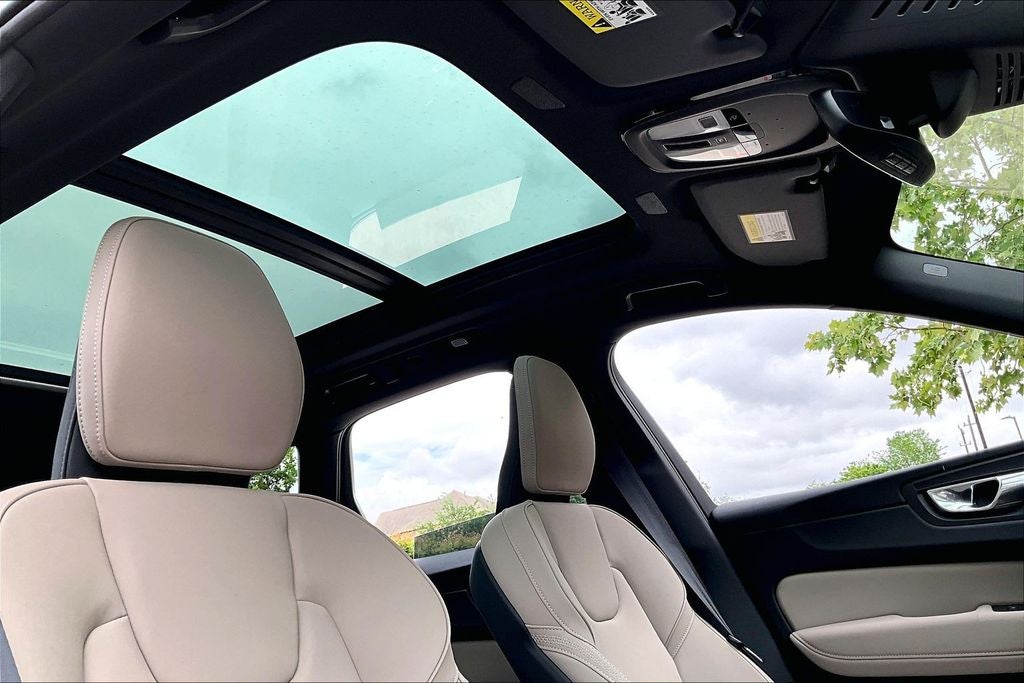 2026 Volvo XC60 Plug-In Hybrid T8 Plus