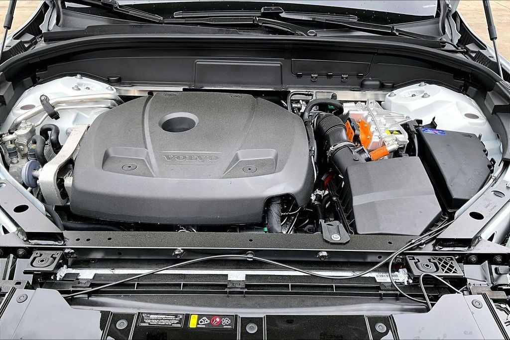 2026 Volvo XC60 Plug-In Hybrid T8 Plus