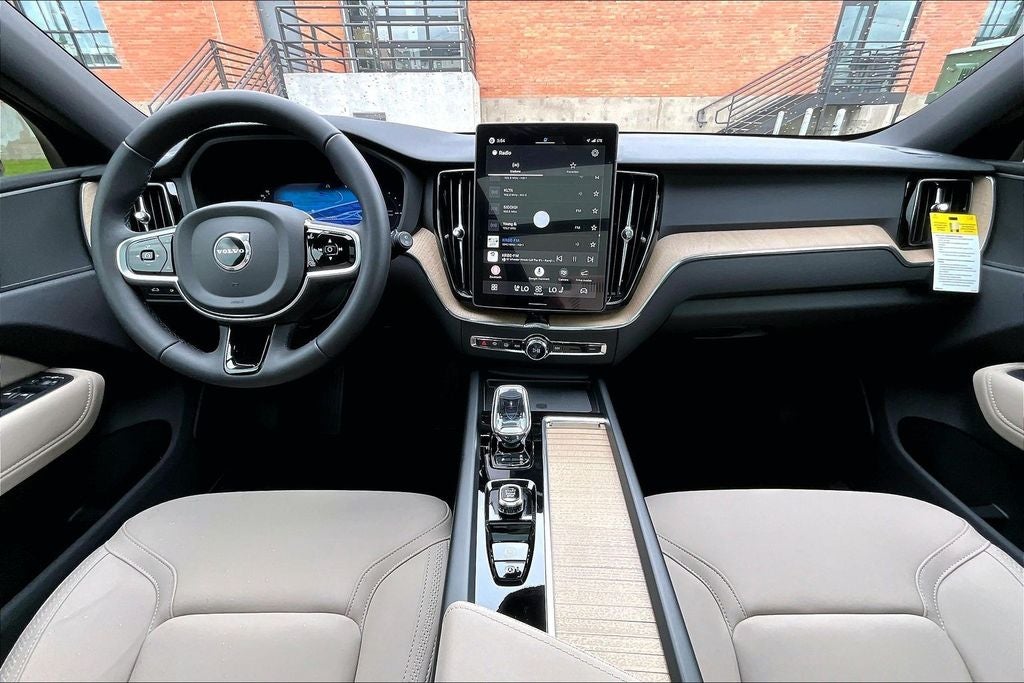 2026 Volvo XC60 Plug-In Hybrid T8 Plus