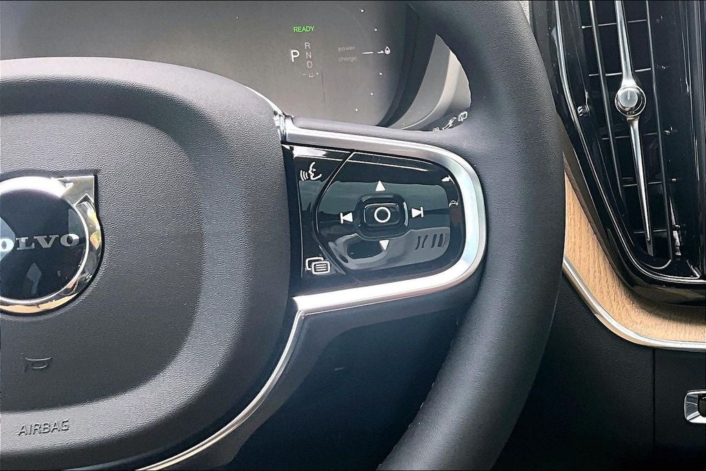 2026 Volvo XC60 Plug-In Hybrid T8 Plus