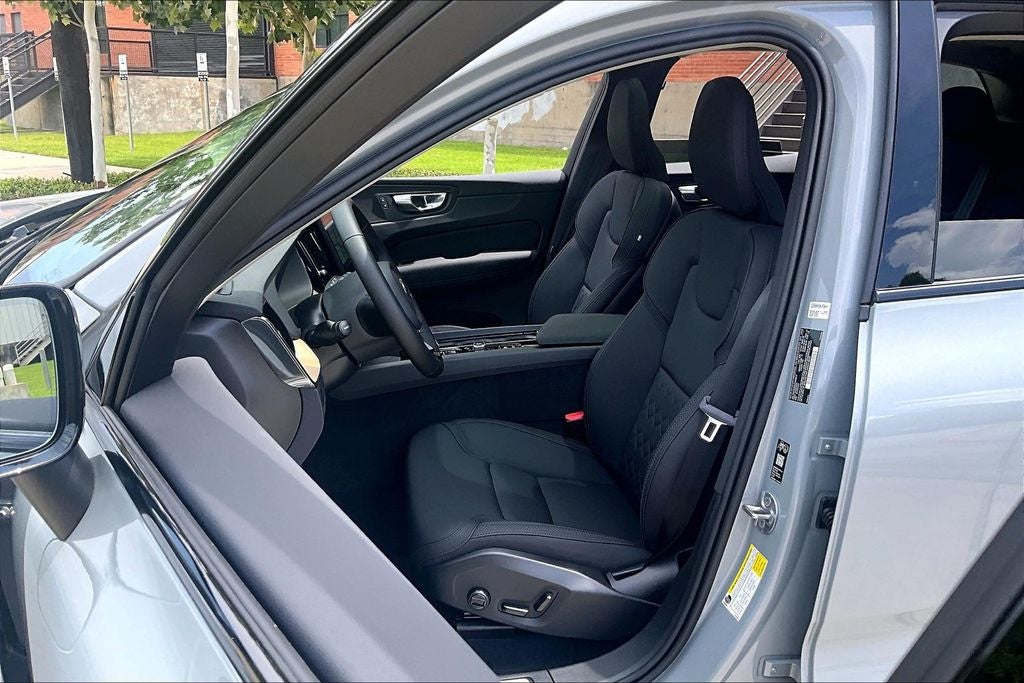 2026 Volvo XC60 Plug-In Hybrid T8 Plus