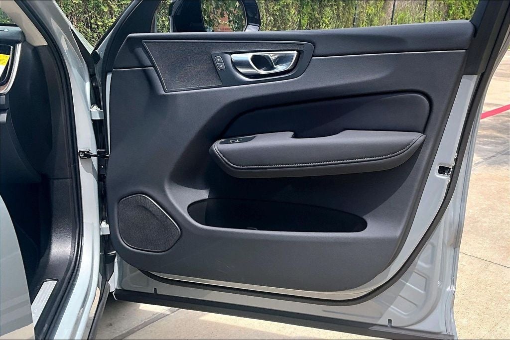 2026 Volvo XC60 Plug-In Hybrid T8 Plus