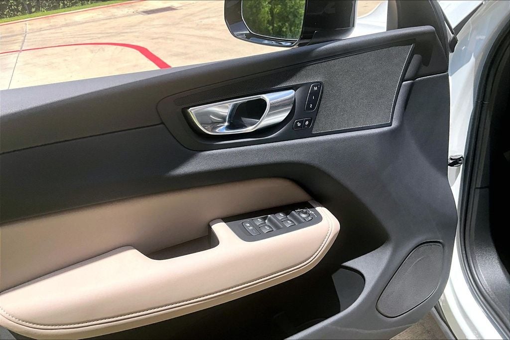 2026 Volvo XC60 Plug-In Hybrid T8 Core