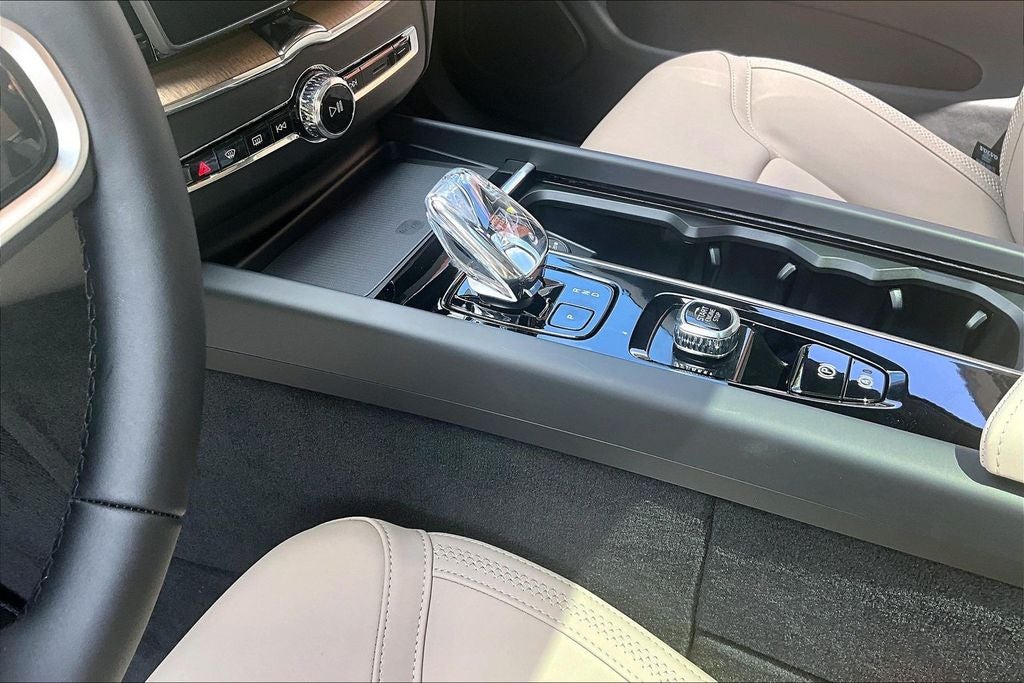 2026 Volvo XC60 Plug-In Hybrid T8 Core